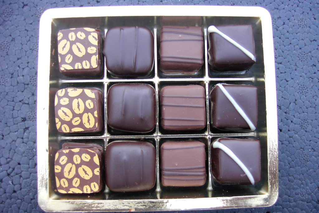 In questa foto abbiamo dei cioccolatini artigianali della linea sapori d'Italia