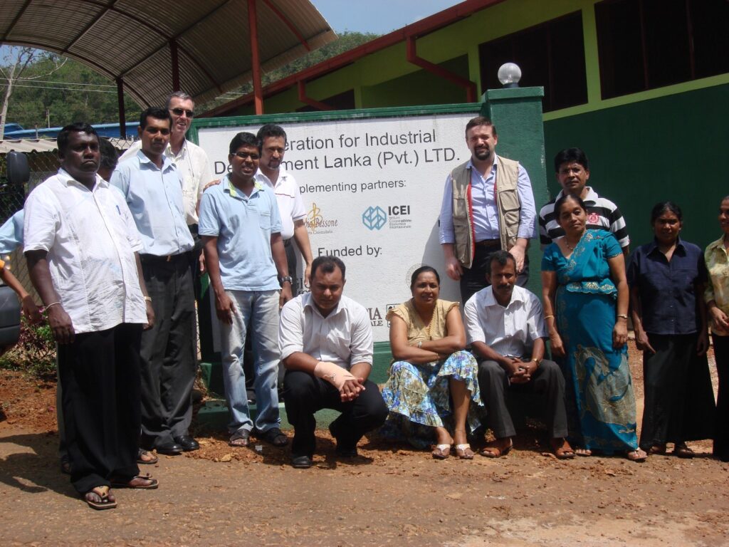 Gruppo di lavoro COOP ID srilanka con Silvio Bessone